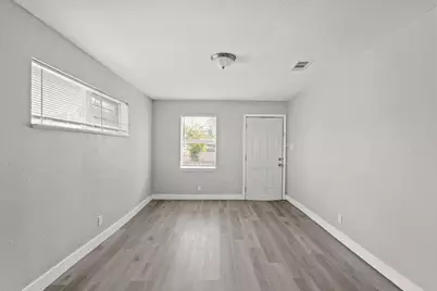 7815 Glass Street, Houston, TX 77016 - Photo 3