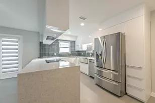2600 Nantucket Dr, Houston, TX 77057 - Photo 19