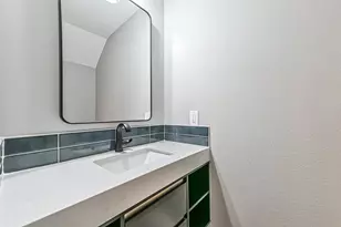 2600 Nantucket Dr, Houston, TX 77057 - Photo 25
