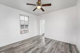 3913 Winnie St, Galveston, TX 77550 - Photo 19