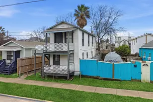 3913 Winnie St, Galveston, TX 77550 - Photo 31