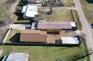 404 N Wilson St, Madisonville, TX 77864 - Photo 1