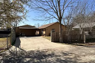 404 N Wilson St, Madisonville, TX 77864 - Photo 3