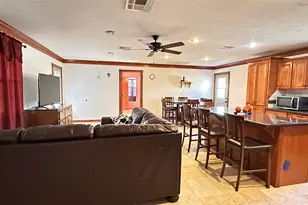 404 N Wilson St, Madisonville, TX 77864 - Photo 11