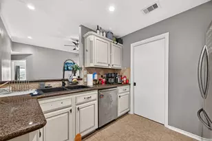 720 Springwood Dr, Conroe, TX 77385 - Photo 11