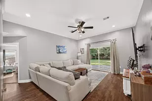 720 Springwood Dr, Conroe, TX 77385 - Photo 15