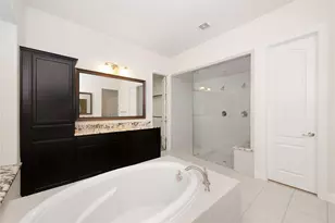 10243 S Goshawk Trl, Conroe, TX 77385 - Photo 17