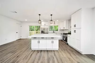 33 Kittiwake Court, The Woodlands, TX 77380 - Photo 11