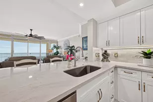 801 E Beach Dr, Galveston, TX 77550 - Photo 11
