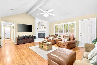 904 Sandringham Drive, Friendswood, TX 77546 - Photo 9