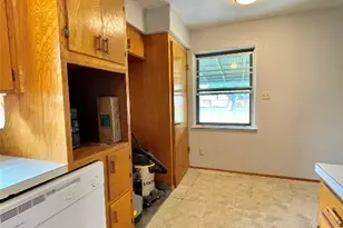 509 Dwyer St, Angleton, TX 77515 - Photo 9