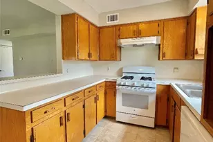 509 Dwyer St, Angleton, TX 77515 - Photo 7