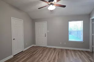 1043 Mann Rd, Conroe, TX 77303 - Photo 9