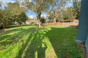 1021 Wimberly St, Angleton, TX 77515 - Photo 11