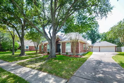 705 Eagle Lakes Drive, Friendswood, TX 77546 - Photo 1