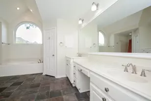 705 Eagle Lakes Dr, Friendswood, TX 77546 - Photo 17