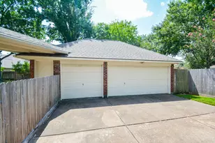 705 Eagle Lakes Dr, Friendswood, TX 77546 - Photo 35