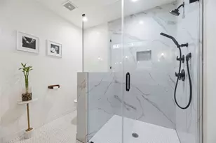 1754 Conrad Sauer Dr, Houston, TX 77043 - Photo 17