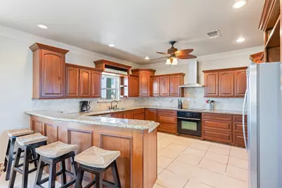 110 Ocean View Drive, Port Bolivar, TX 77650 - Photo 13