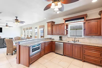 110 Ocean View Drive, Port Bolivar, TX 77650 - Photo 15