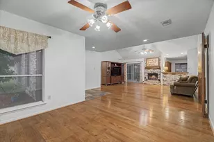 139 Spanish Moss Ln, Lake Jackson, TX 77566 - Photo 7