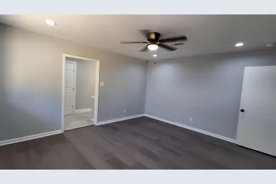7807 Bellerive Dr Drive, Houston, TX 77036 - Photo 33