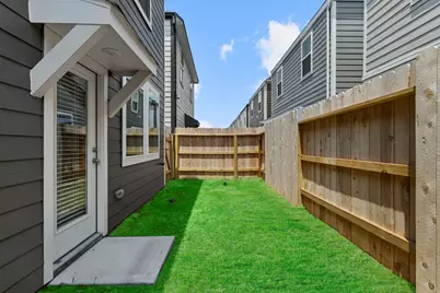 956 Green Vines Lane, Houston, TX 77091 - Photo 19