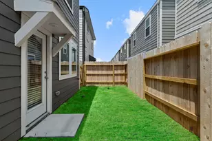956 Green Vines Ln, Houston, TX 77091 - Photo 19