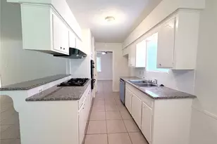9706 Crestdale Cir, Houston, TX 77080 - Photo 5