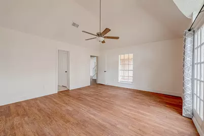934 Goldfinch Avenue, Sugar Land, TX 77478 - Photo 9