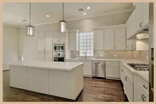 215 Willow St, Shenandoah, TX 77384 - Photo 11