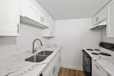 9009 Richmond Avenue #111, Houston, TX 77063 - Photo 11