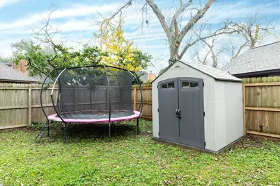 214 Zinnia Street, Lake Jackson, TX 77566 - Photo 27