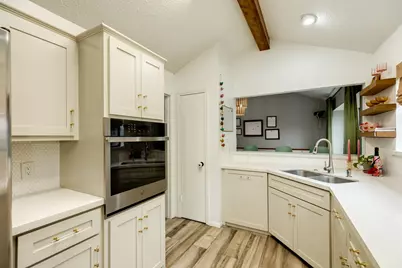 214 Zinnia Street, Lake Jackson, TX 77566 - Photo 13