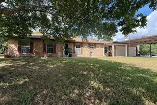 409 Lee Ave, Anahuac, TX 77514 - Photo 1