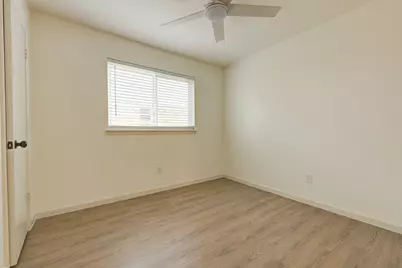 2507 Maple Tree Court, Stafford, TX 77477 - Photo 9