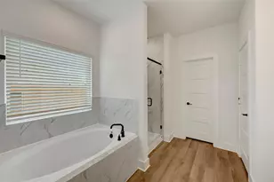2127 Lone Bronco Blvd, Rosenberg, TX 77471 - Photo 9