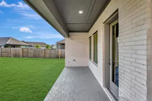 8927 Red Wolf Pl, Manvel, TX 77578 - Photo 3
