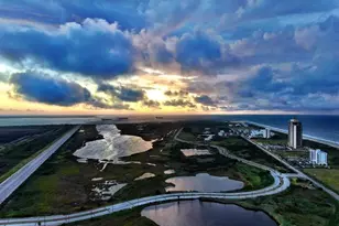 801 E Beach Dr, Galveston, TX 77550 - Photo 15