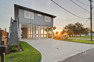 2002 Cove Park Dr, Kemah, TX 77565 - Photo 3