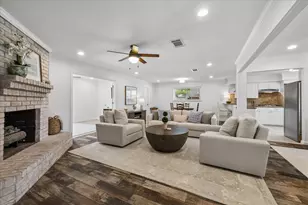 1801 Lazy Creek Ln, Pearland, TX 77581 - Photo 3