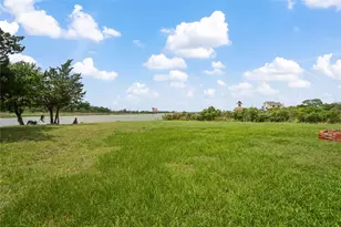 303 Winkler St, Baytown, TX 77520 - Photo 45