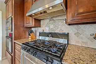 303 Winkler St, Baytown, TX 77520 - Photo 11