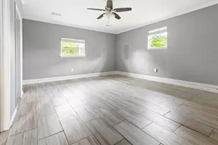 704 E Grand St, Whitewright, TX 75491 - Photo 17
