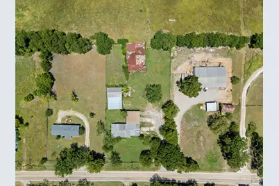 704 E Grand Street, Whitewright, TX 75491 - Photo 31