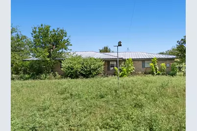 704 E Grand Street, Whitewright, TX 75491 - Photo 3