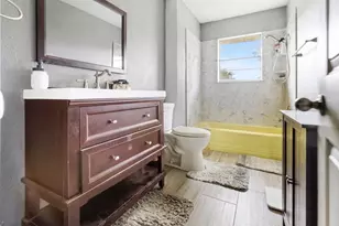 704 E Grand St, Whitewright, TX 75491 - Photo 13