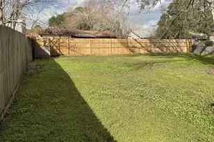 117 Bastrop St, Angleton, TX 77515 - Photo 15