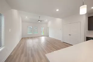 817 Vlg Brk Dr, Willis, TX 77378 - Photo 7