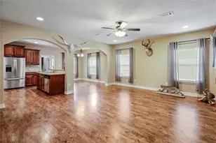 1012 Rosewood Ln, Angleton, TX 77515 - Photo 5